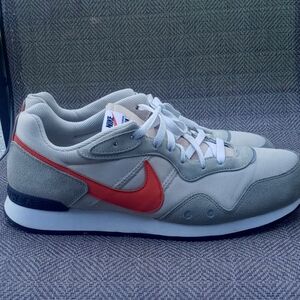 Mens Nike Tan/orange Sneakers Size 14